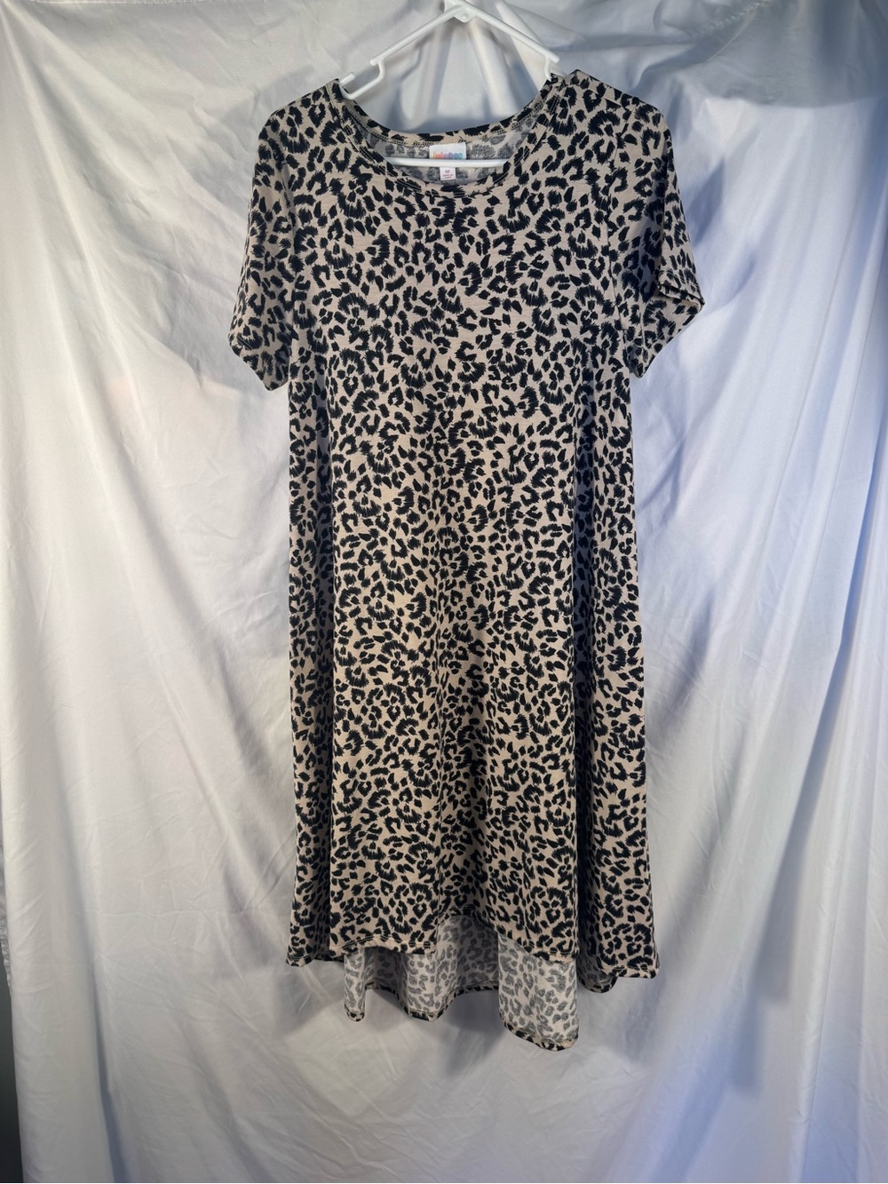 LuLaRoe Carly High Low Dress Size M Medium Leopard Print Cheetah Animal Neutral
